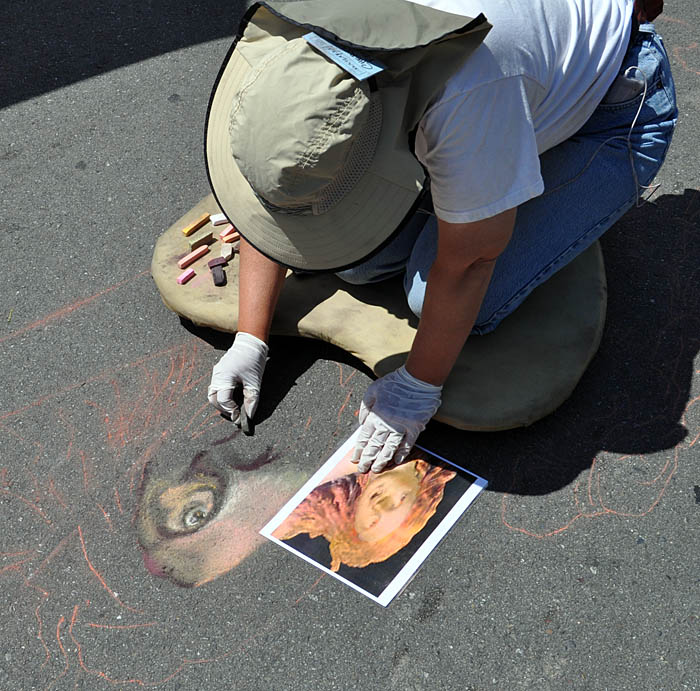 Cheryl paints Daphne's eye on Saturday